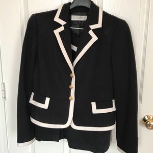 TAHARI Two Piece Suit
